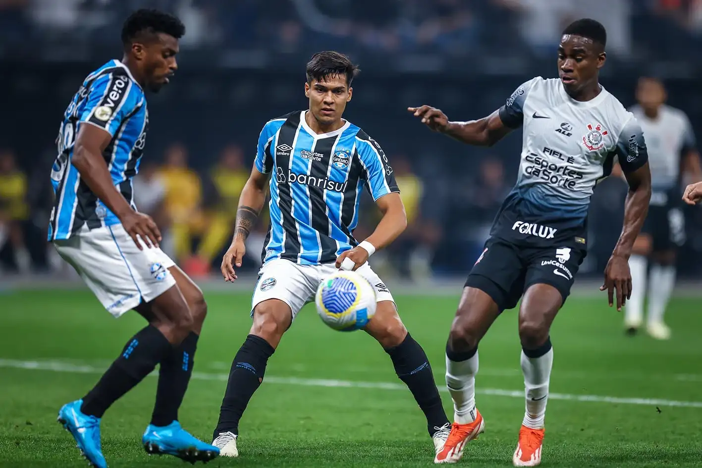 Meneliti Peraduan dalam Dunia Bola Sepak